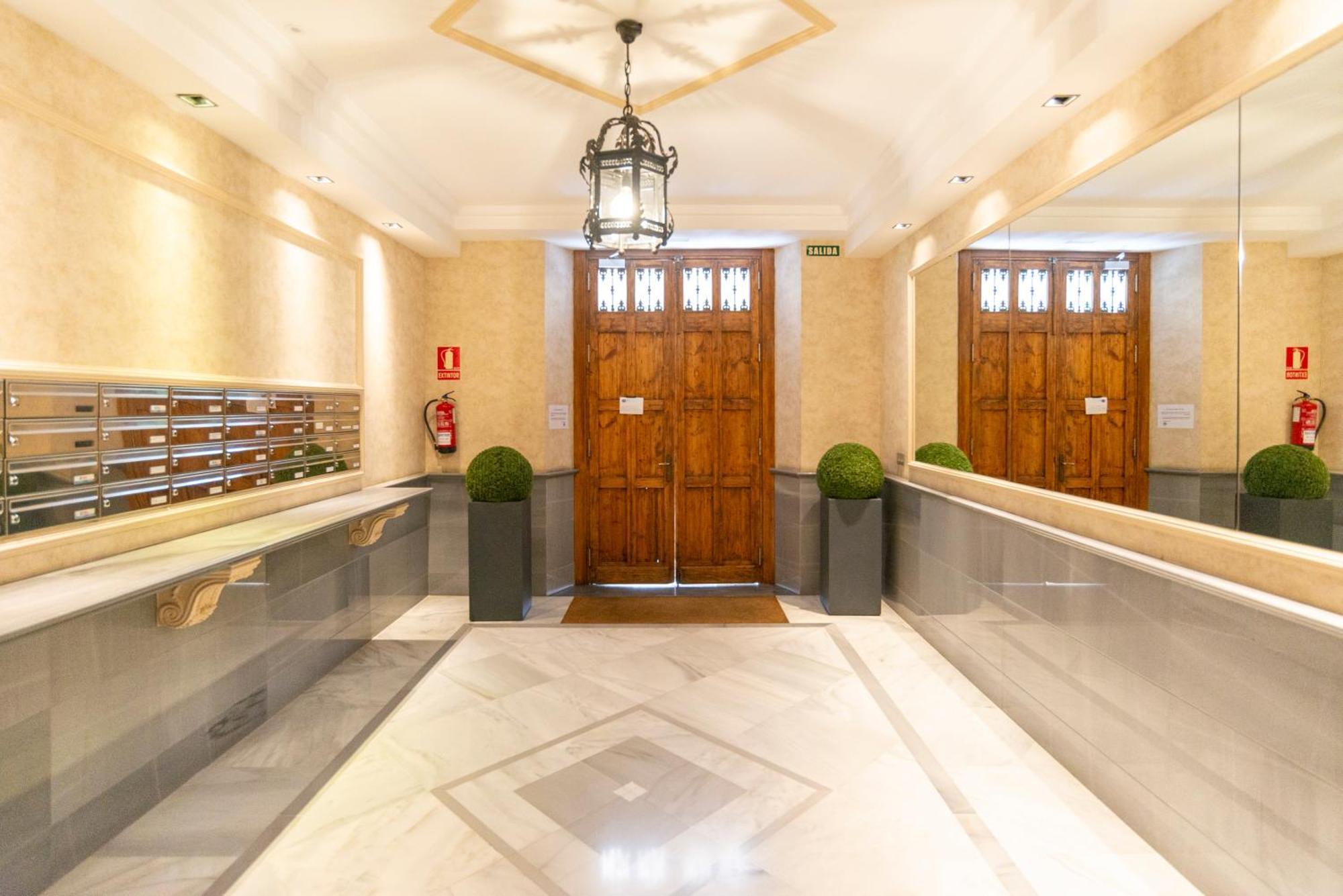 Souviron & Old Town By Ele Apartments Málaga Dış mekan fotoğraf